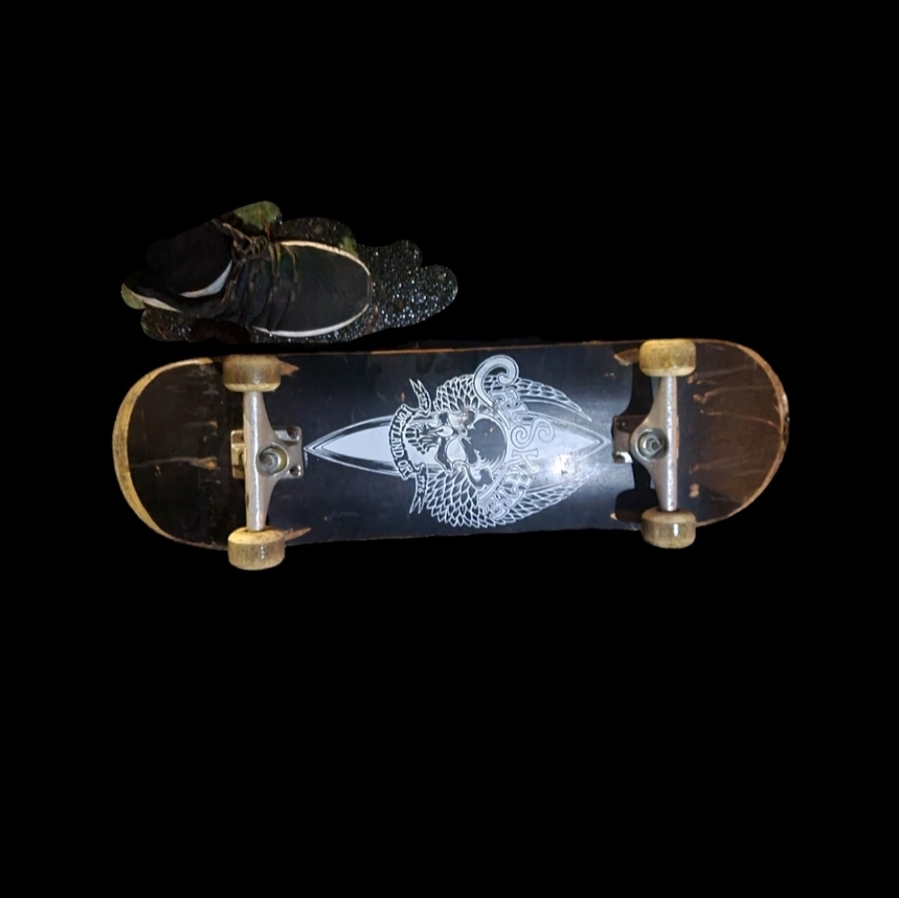 CALSkate Skateboard gently use w/ skatepark wheels, good 4 grinding.